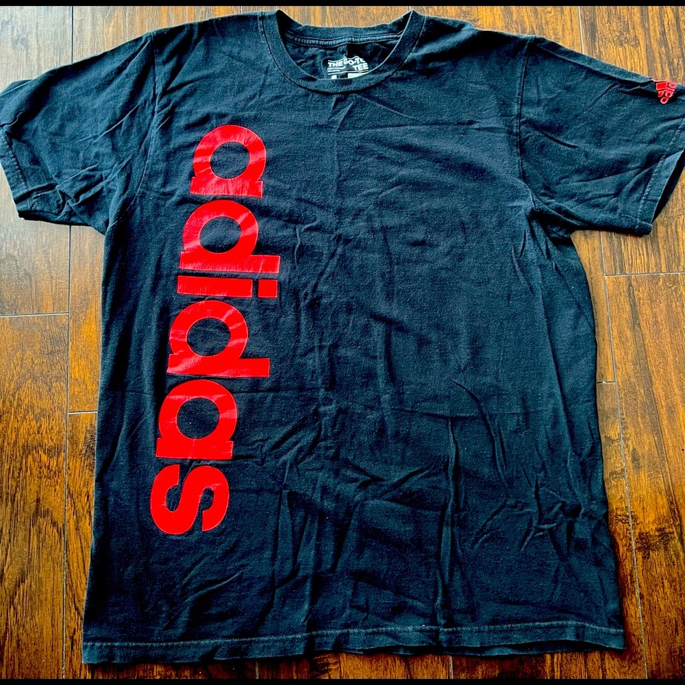 Adidas black and red “THE GO TO TEE” man’s Large size